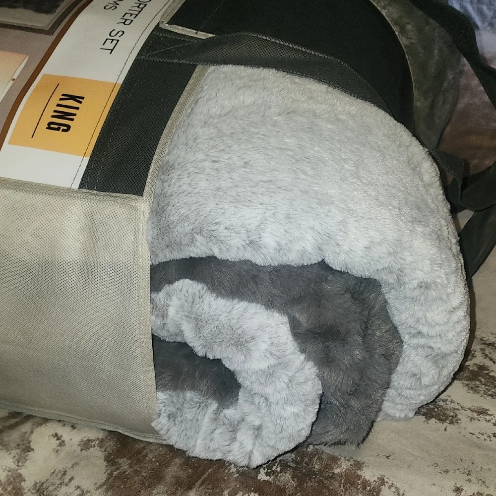 Frye Silver And Gray Faux Fur Comforter Set - King